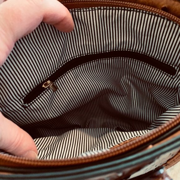 Ostrich Embossed Three Compartment Purse With Tassel and Bow - Picture 8 of 16